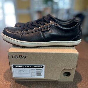 Taos Footwear Women’s Onward Leather Sneakers